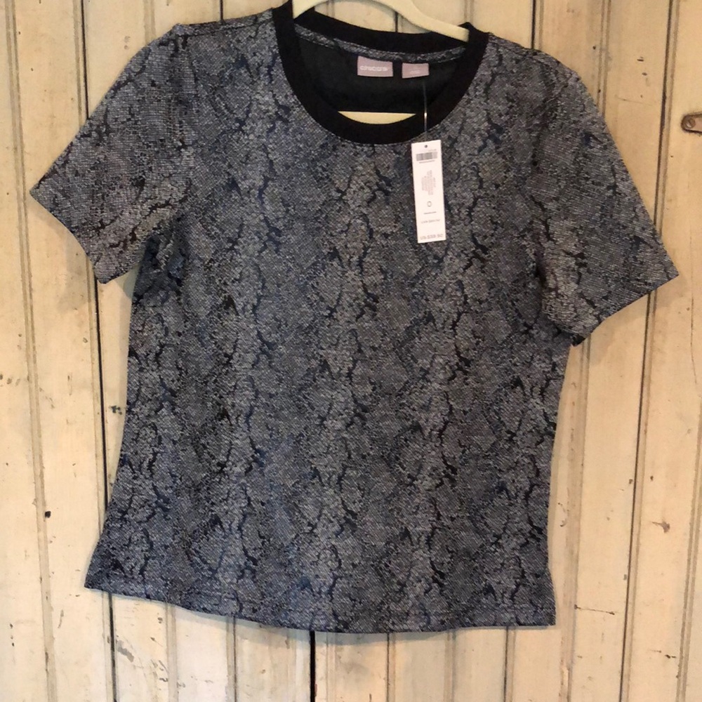 NWT Chicos knit top with snakeskin pattern.